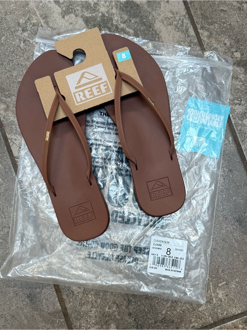 Reef Cushion Slim Espresso Flip Flops! - Picture 4 of 7